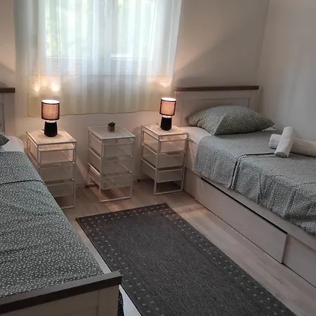 Kuca Za Odmor Bebic, Kremena