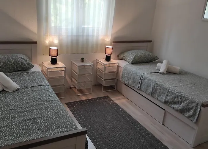 Kuca Za Odmor Bebic, Kremena