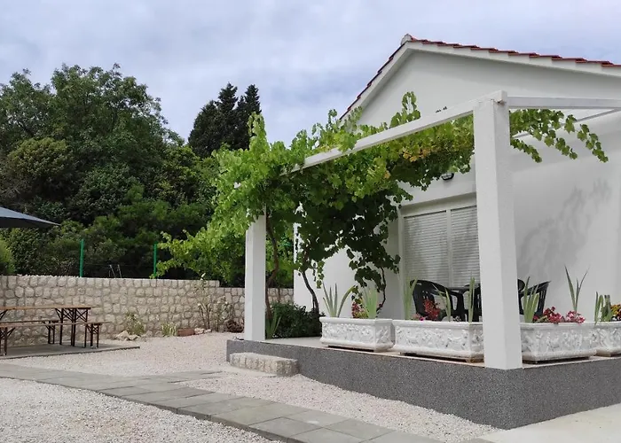 Kuca Za Odmor Bebic, Kremena